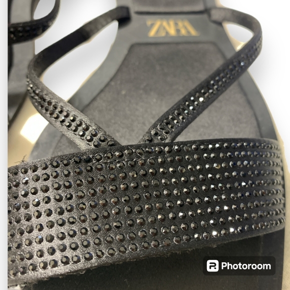 NWOT ZARA-RHINESTONE FLAT BLACK FABRIC SANDALS SIZE 41 - Picture 4 of 6